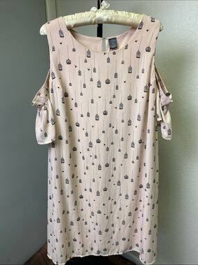 City Streets Pale Pink Cold-Shoulder Shift Dress with Birdcage Print
